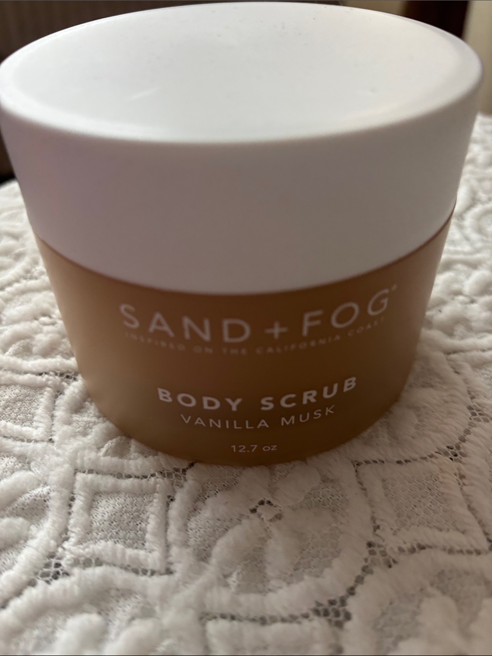 Sand + Fog Vanilla Musk Body Scrub — White and Tan